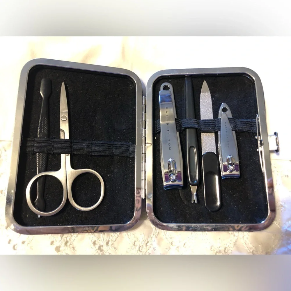 Paris Hilton snap-on black manicure and pedicure set